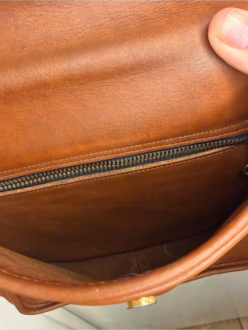 Coach Lindsay Crossbody Bag Vintage in British Tan Leather